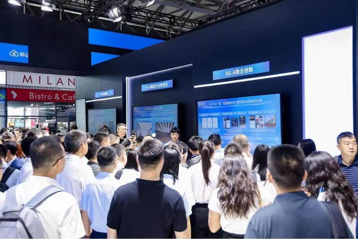 全景呈现数智生态，中国移动亮相2026MWC上海展

筑底通信“新基石”：从地面