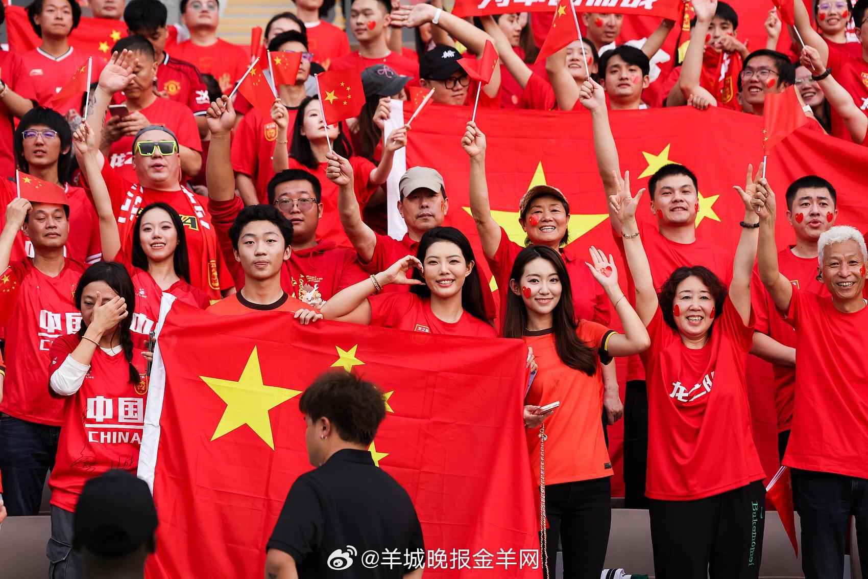 #U23国足0比4日本队# 【中国足球需要的，不是奇迹而是足迹｜#亮话体坛#】终