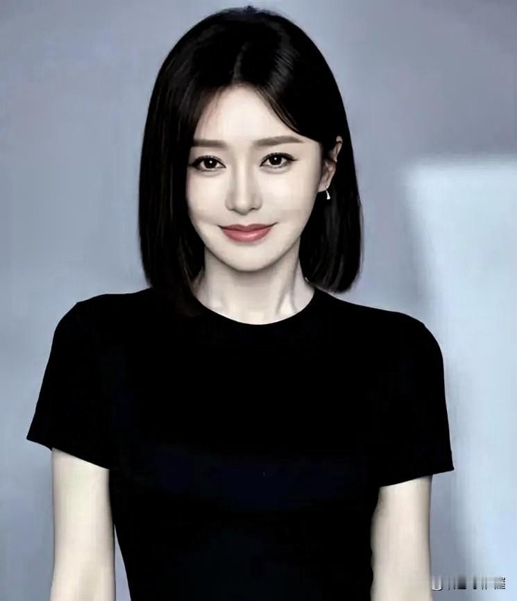 47岁的秦岚，一句话怼得人哑口无言。
“我的子宫使不使用，关你什么事！”面对催生