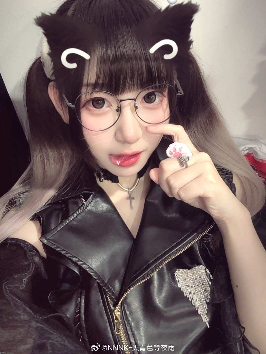 诶呀 没有带护发素 头发毛燥燥的 