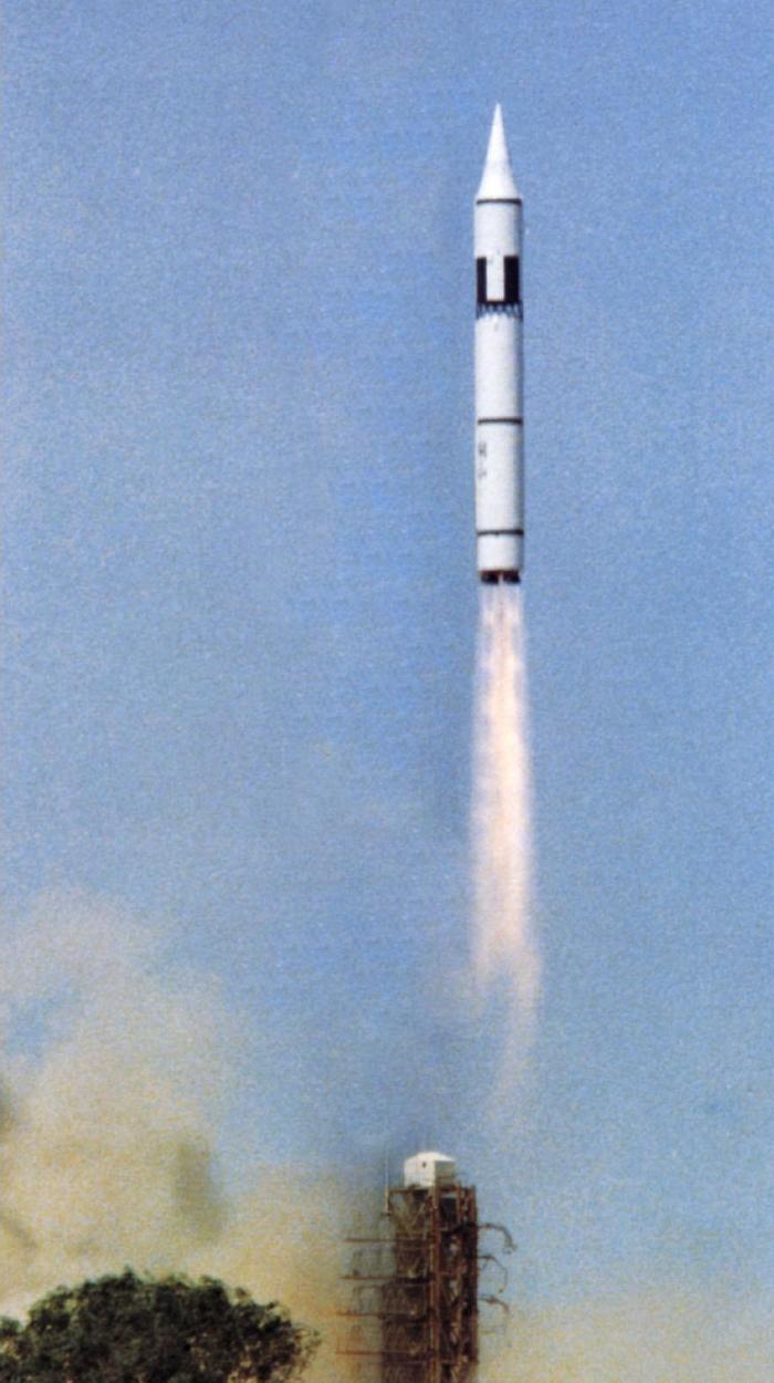 1965年立项，历经15年攻关，1980年5月18日，东风五号在酒泉腾空，飞越八