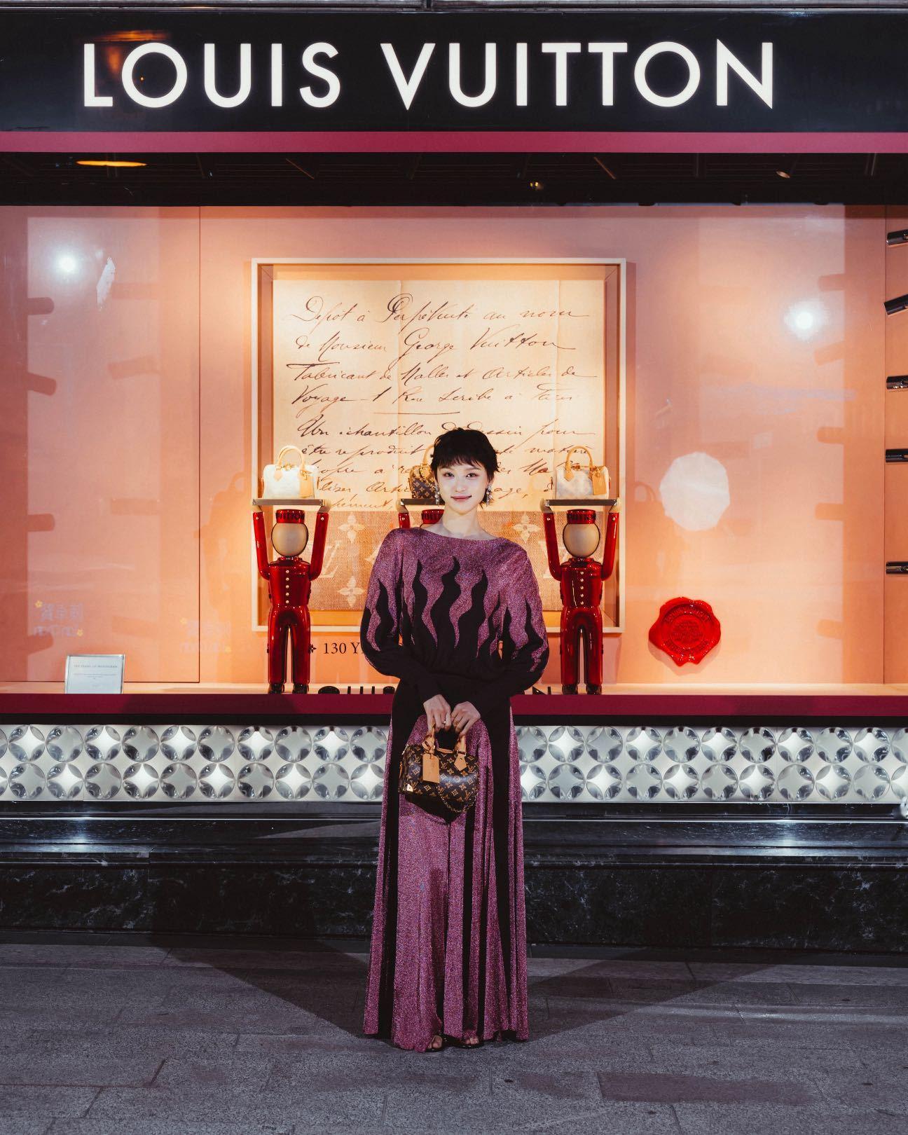 王丹妮 ｜ Louis Vuitton 看完品牌大秀 ，前脚刚刚合作封面带来新季