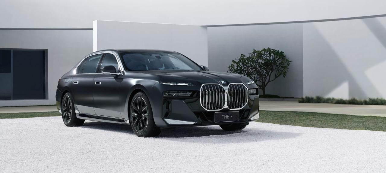 80多万的宝马7系我们高攀不起，降了27万的宝马7系你认为是：_________