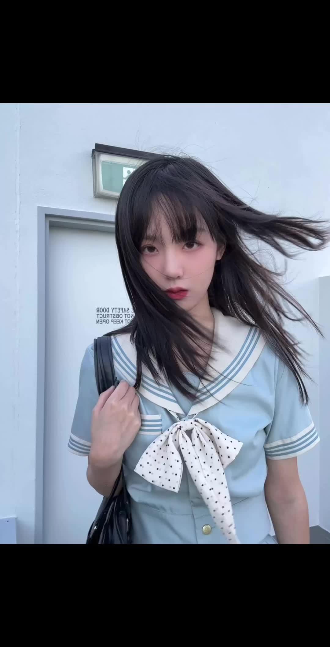 天空是蔚蓝色
