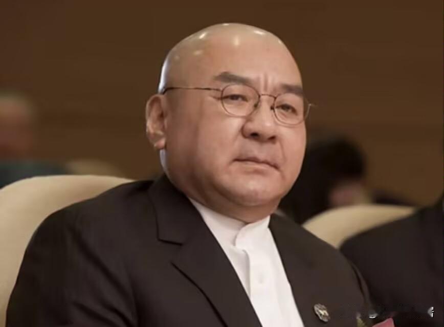 大润发核心缔造者尹衍梁去世了，
我好奇查了一下他另一个身份，
不查不知道，一查真