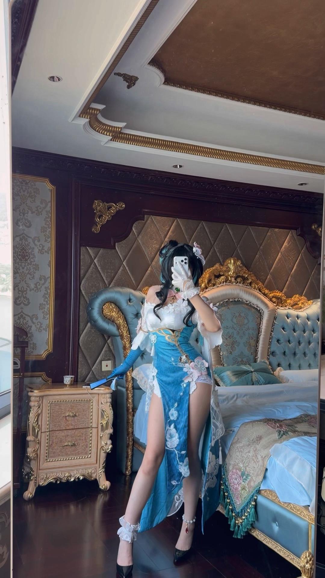 梅梅这套衣服好美啊