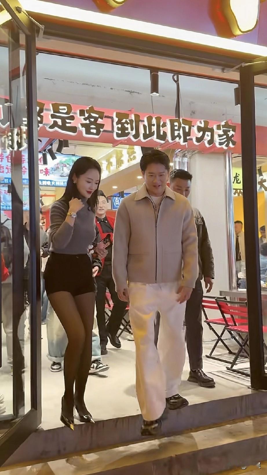 曹云金徐州行闪现烧烤店，撞见曹云金老师来吃烧烤啦