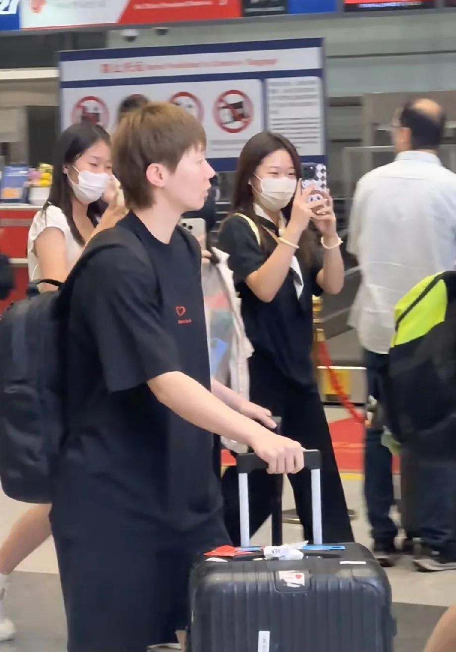 8月7号就开打，期待国乒选手们赛场闪耀，就是没见莎莎身影，好奇她是不是另趟行程，