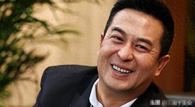 大器晚成张嘉益：事业家庭双双稳赢