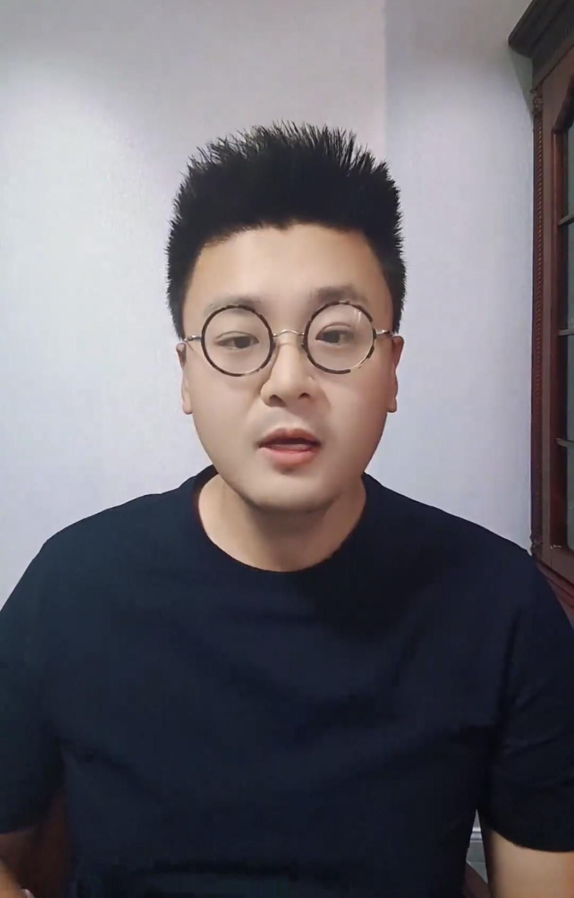 马翔宇评论区被清，马翔宇这事有点绕开始捋不清头绪。

刚开始马翔宇直播遭遇网暴，