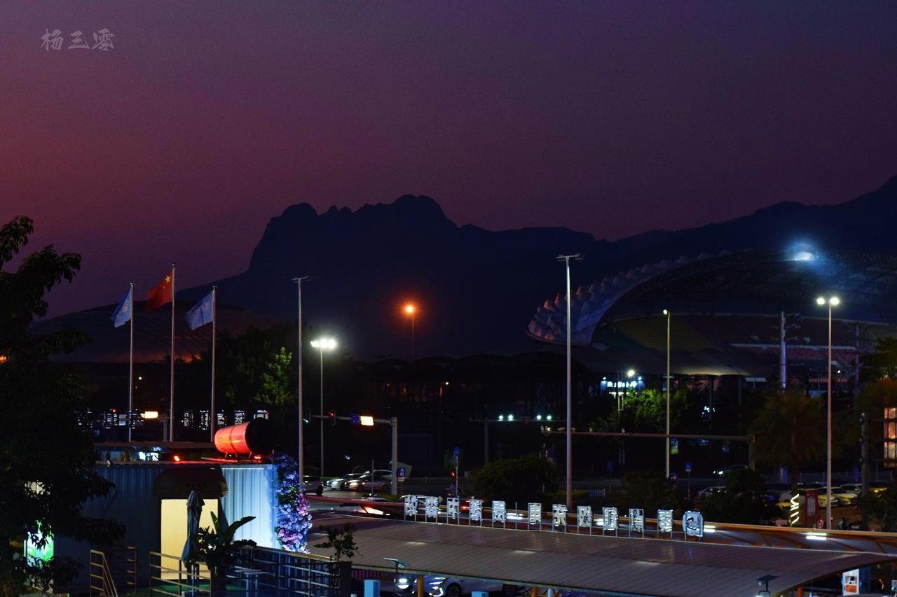 在贵港，是不是中森广场的夜景比较给力一点？ 贵港
