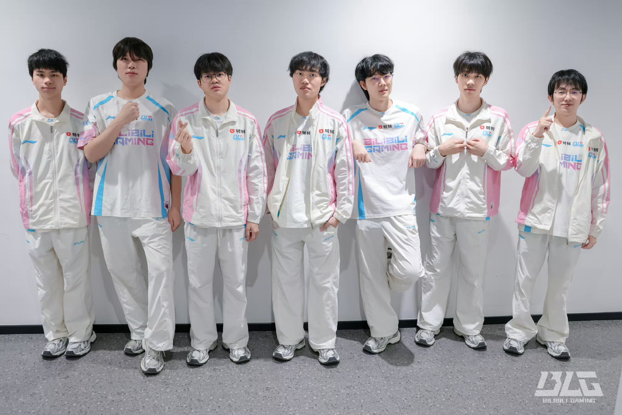 S16瑞士轮首日赛程，LCK比赛时间被拆散赛程安排：首日8场从北京时间凌晨1点开