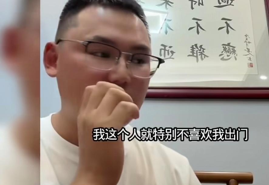川乡小妹儿在小二娃出门的时候惹毛了小二娃，不知道为何？每次只要小二娃出门，川乡小
