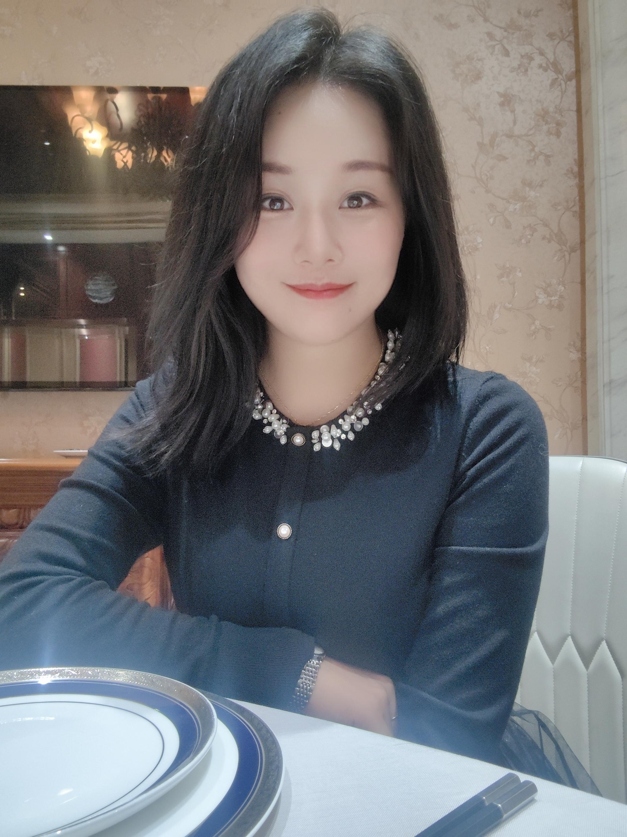 最近很流行姐姐吗？我越过了姐姐，直接跨越到了阿姨🙈