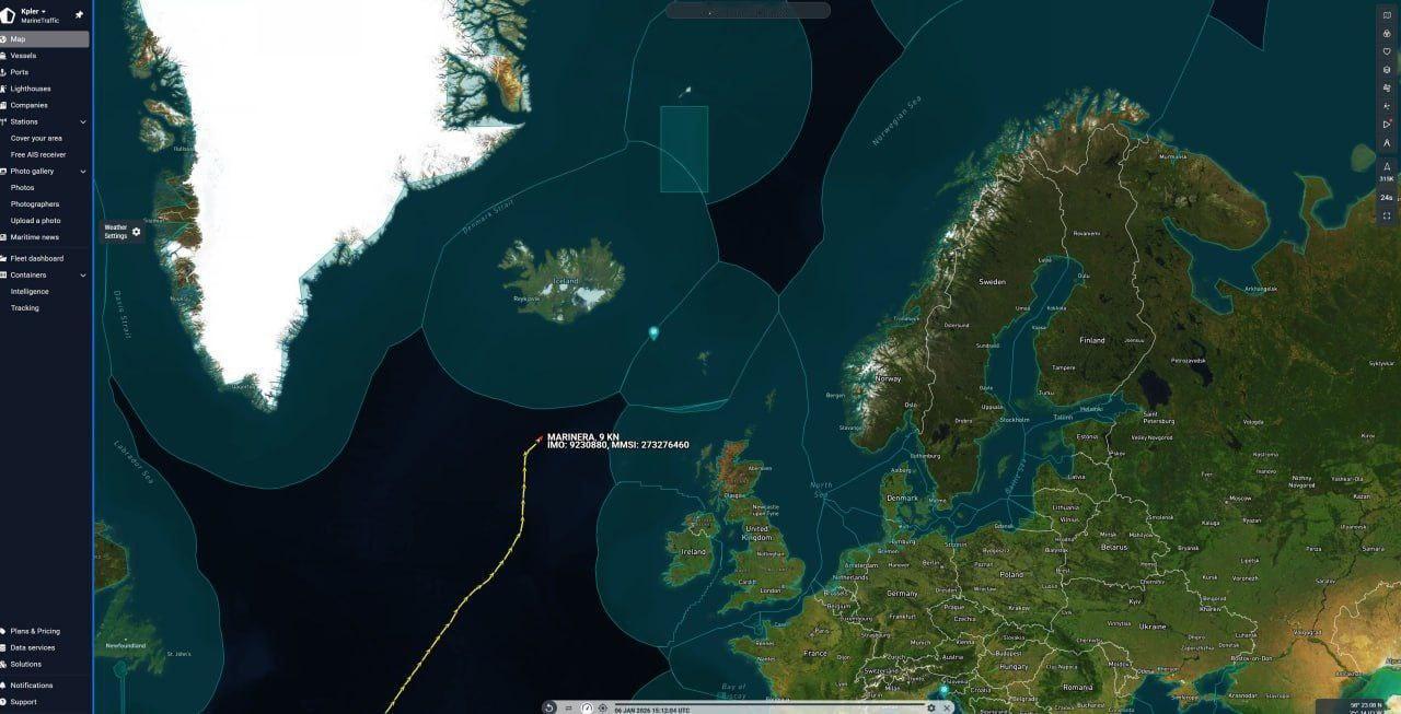 据《华尔街日报》报道，俄罗斯已派遣一艘潜艇和数艘军舰护送一艘美国试图在委内瑞拉海