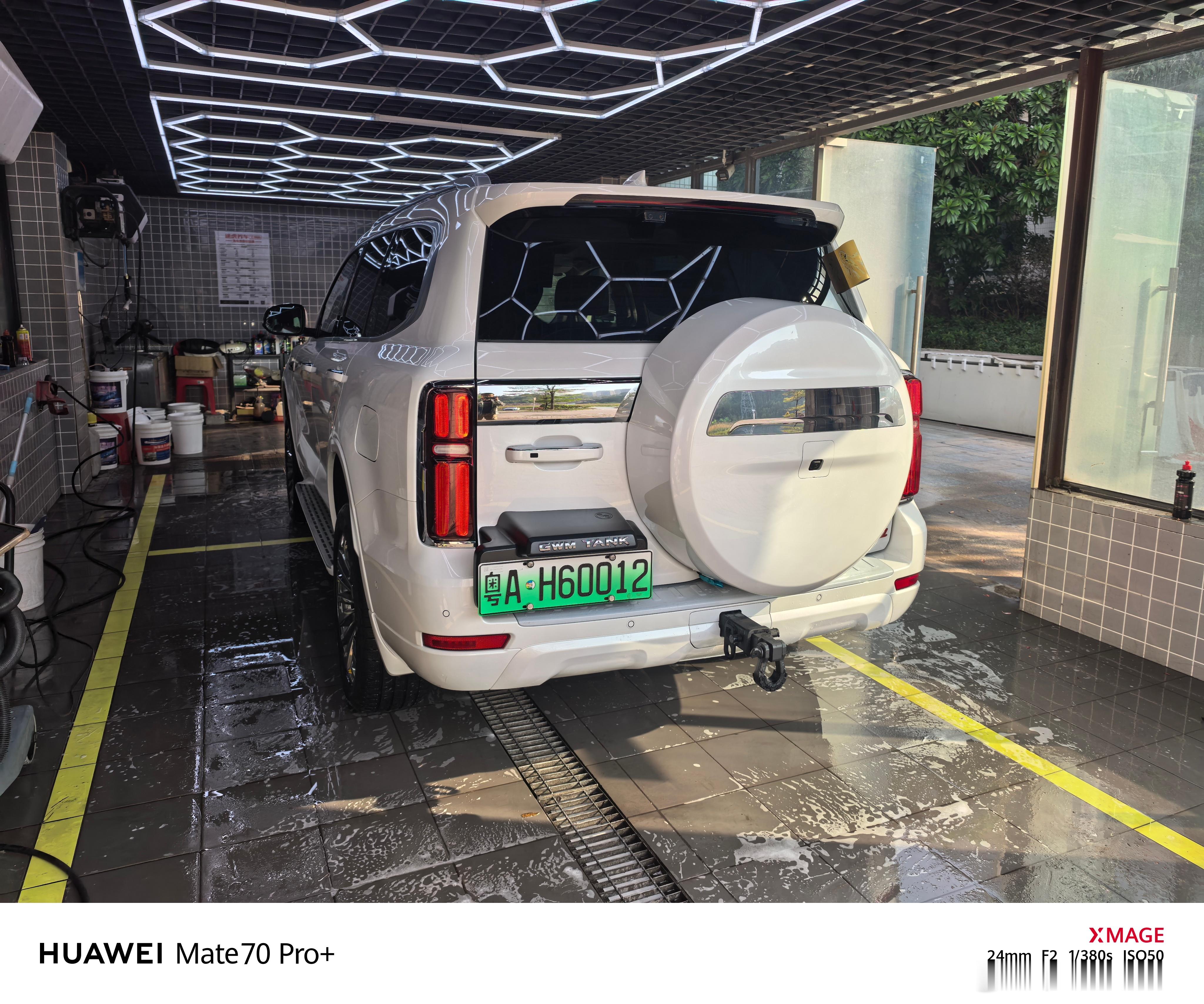 正洗着车呢，突然意识到一个严肃的问题:《汽车技术悖论》。比如，插混是否比增程更先