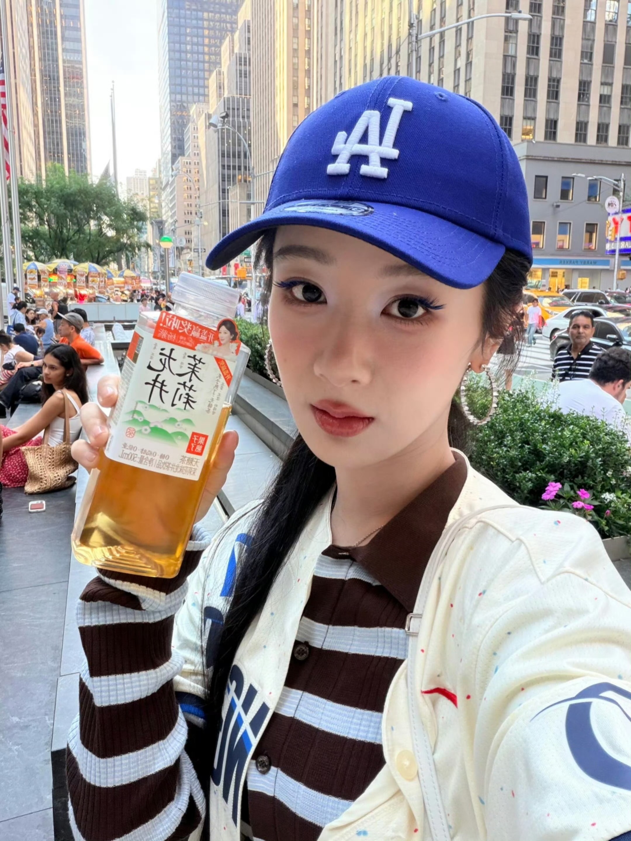 杨紫 yz杨紫李祯yz杨紫家业追星的尽头指的是什么 是泛黄的旧照片 还是青春的结