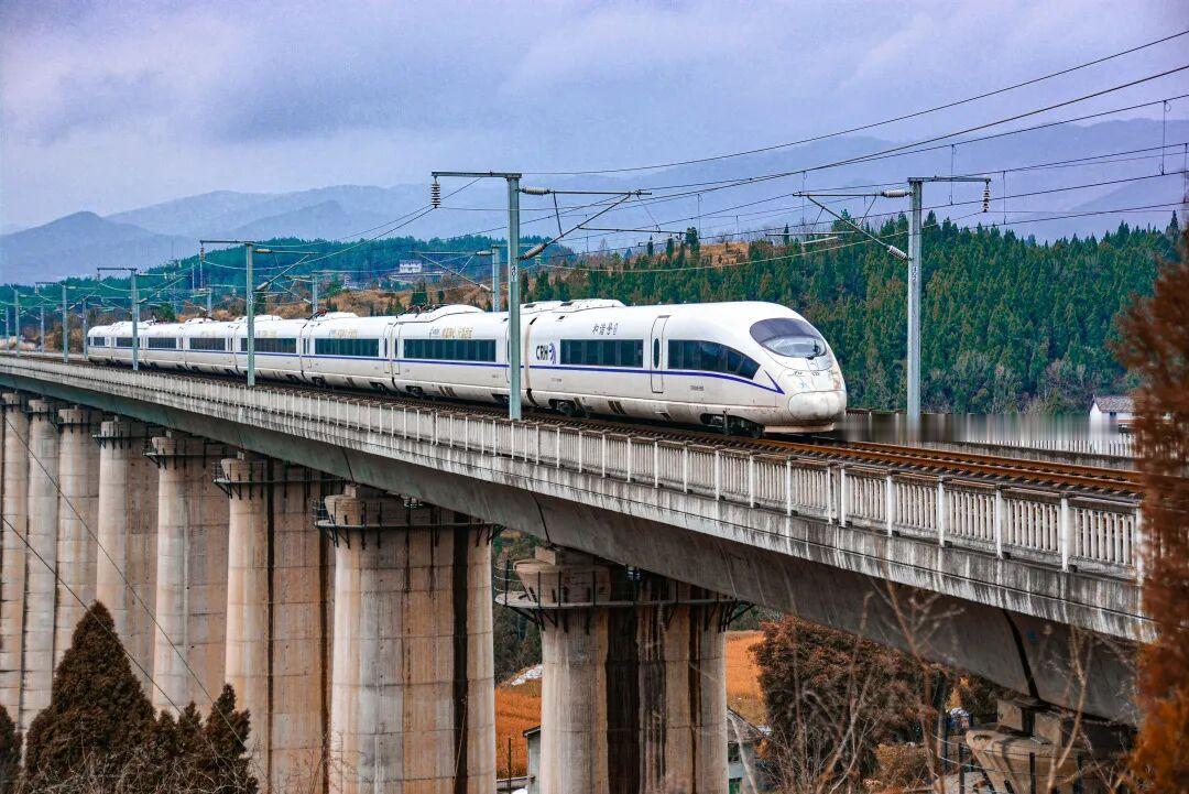 湖北最年轻的地级市随州，未来五年谋划3条高铁，打造五向高铁枢纽，直接带动5个高铁