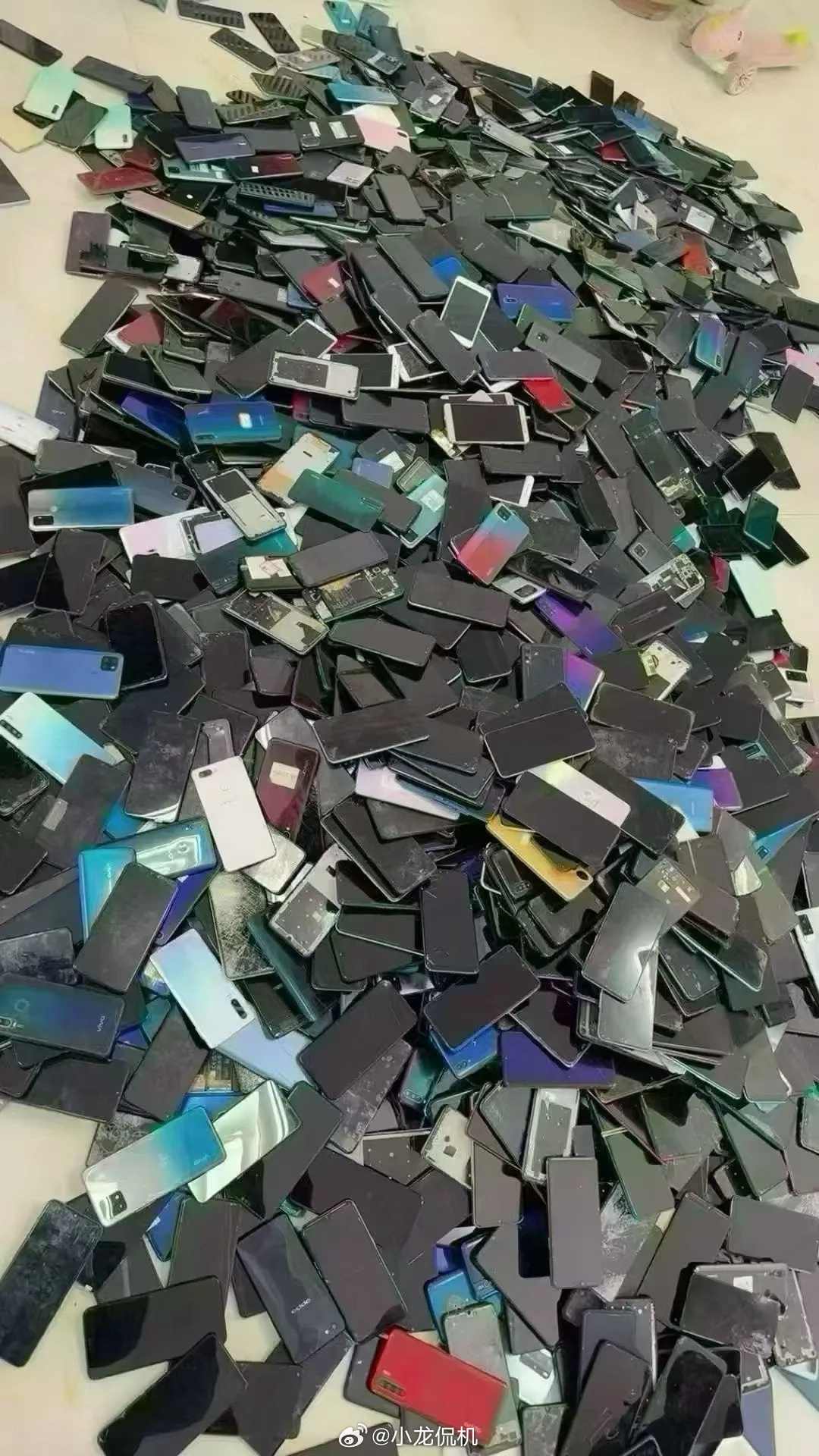 旧手机回收价暴涨五六倍 好家伙原来只能换剪刀换盆的旧手机现在直接翻身农民做地主了