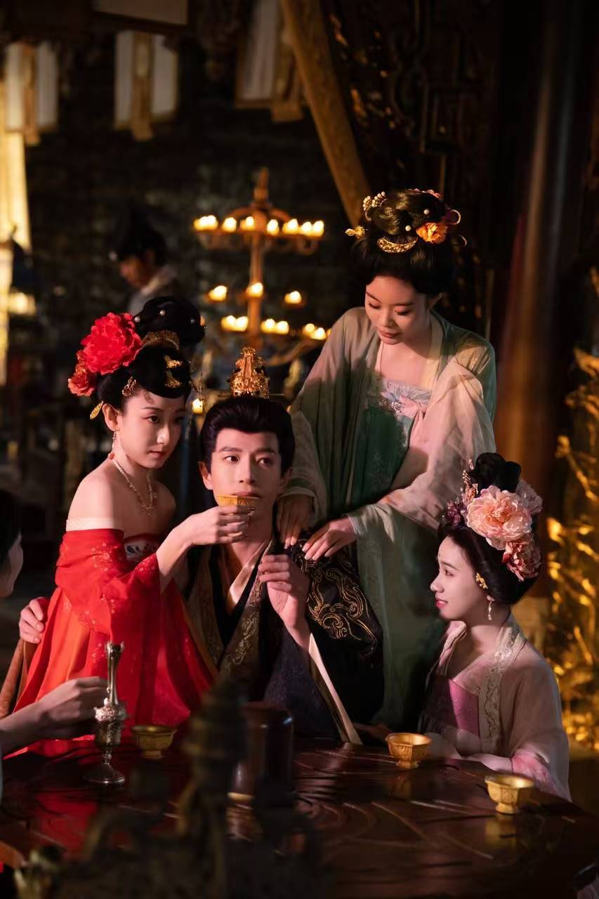 75岁的刘晓庆又又又杀回来了刘晓庆时隔30年再演武则天这状态，这演技，活脱脱的把