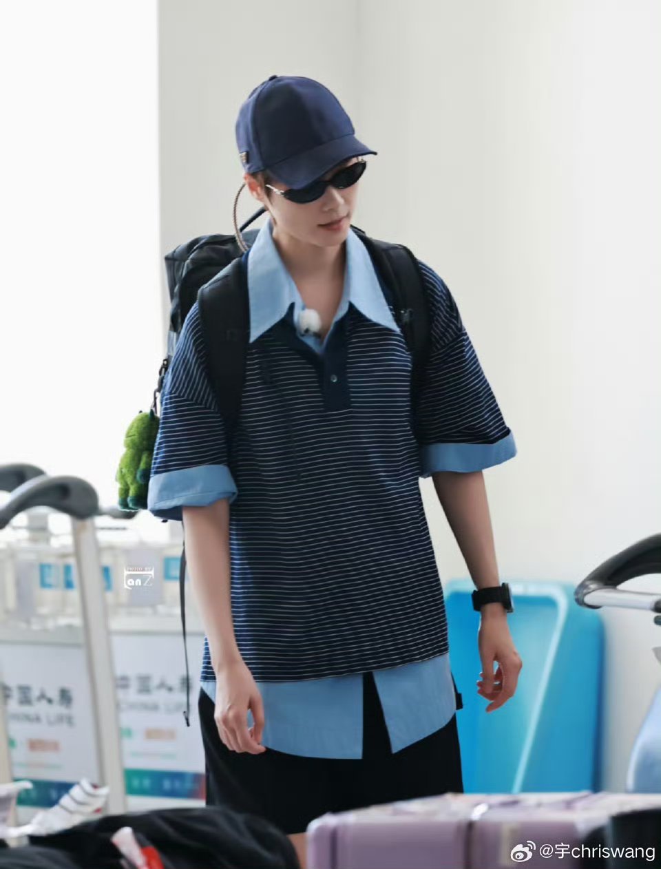 李宇春辛芷蕾高叶倪妮合照李宇春辛芷蕾高叶倪妮新疆路透李宇春辛芷蕾高叶倪妮向野的我