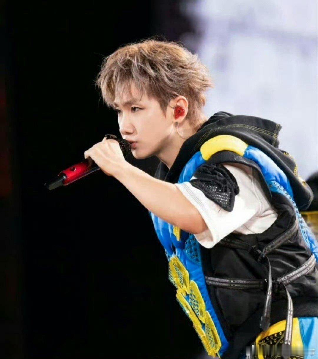 在罗曼城被爱没有掉眼泪的风险 罗曼城是汪苏泷最大的浪漫作品。他不仅写情歌，更用整