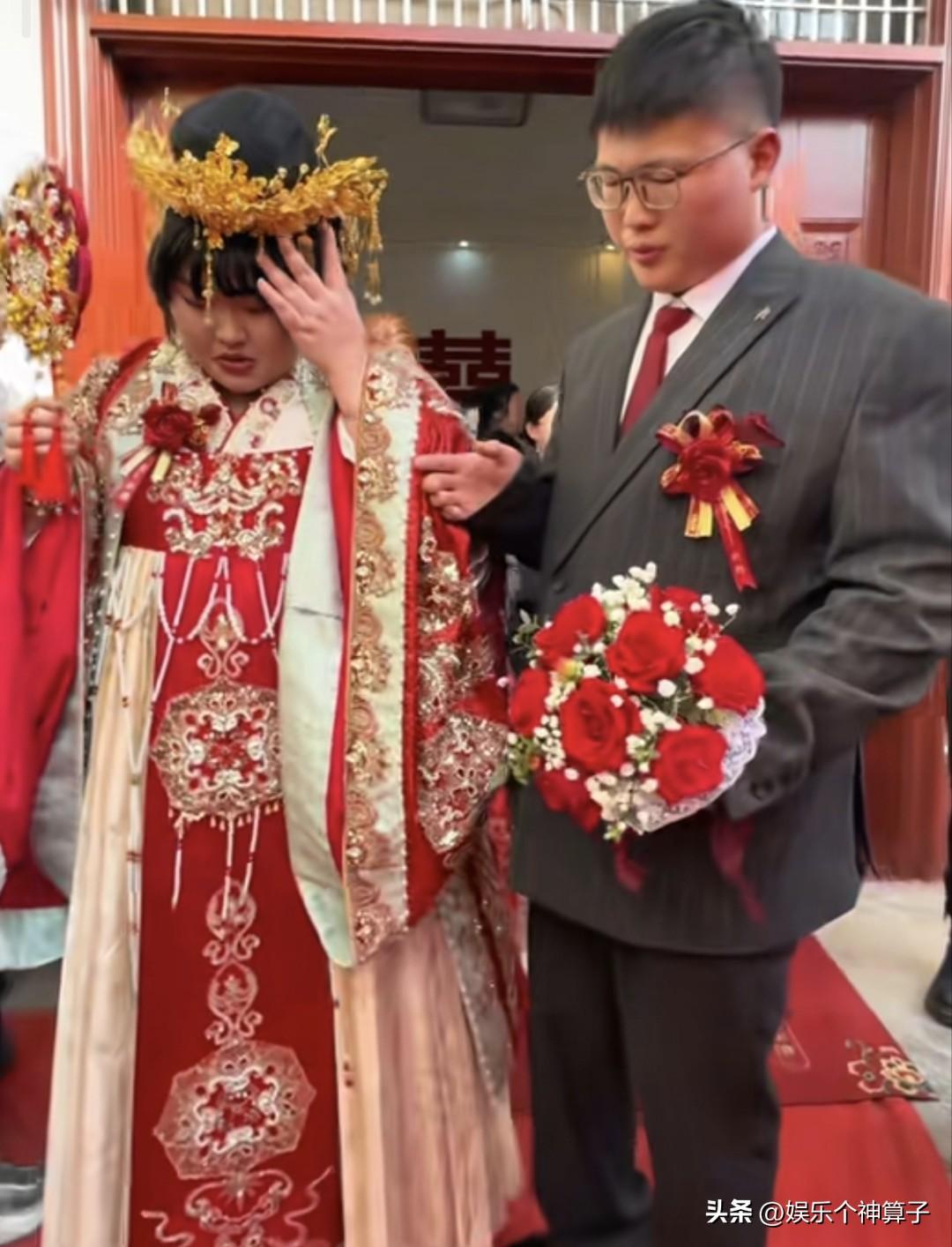 朱之文太“抠门”了，让女儿跟老公一起送快递，陪送的嫁妆好简单！
7月7日，“大衣