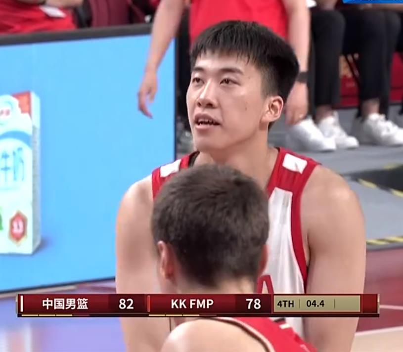 王俊杰延续着在国家队的良好状态，今晚与塞尔维亚球队热身赛得到18分14篮板大号两