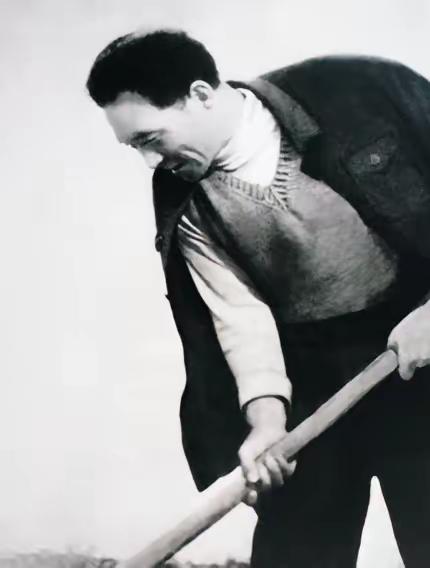 1964年5月14日，焦裕禄在郑州病逝，按当时干部抚恤规制本该长眠郑州革命公墓，