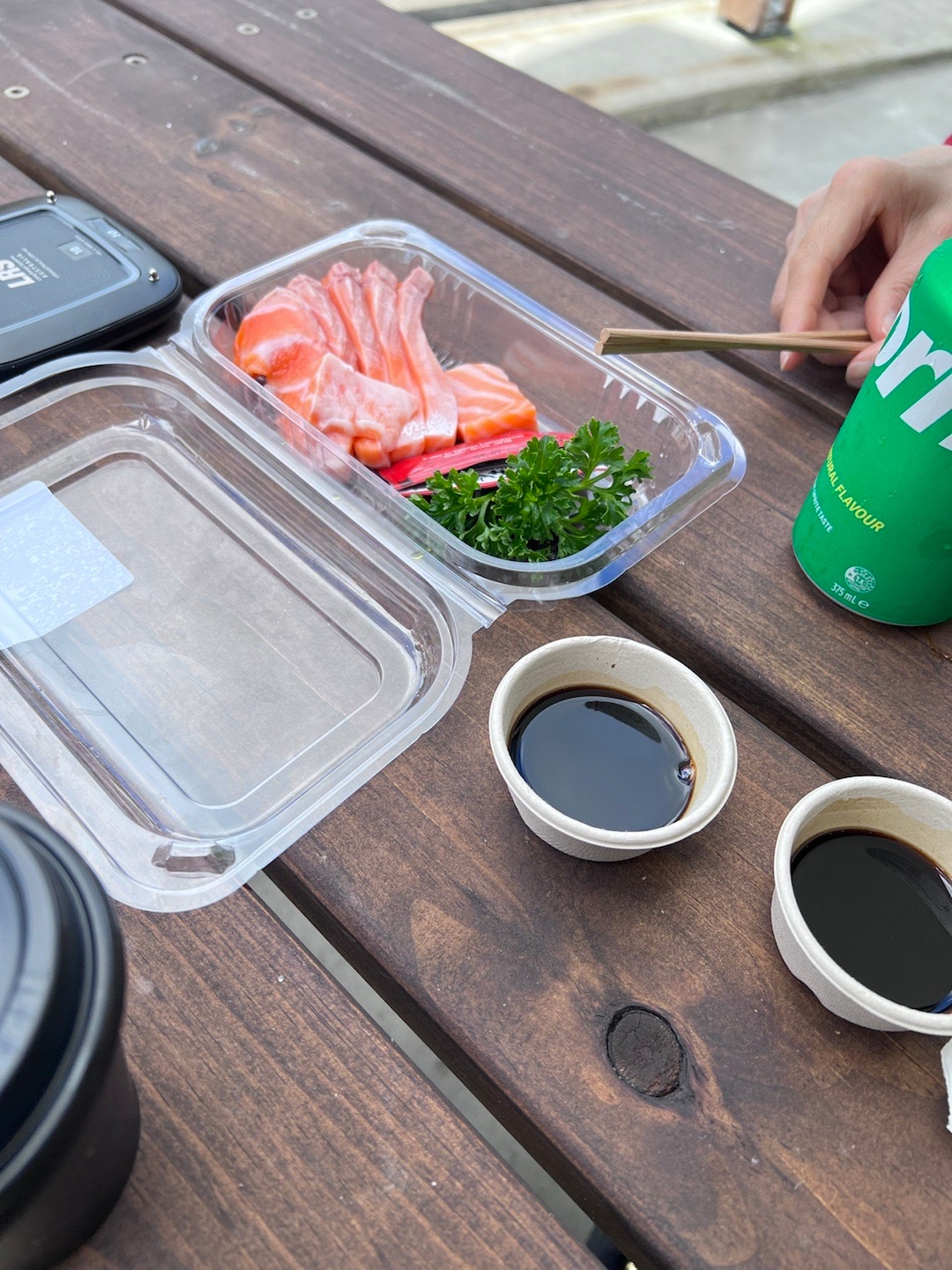 呜呜呜好想生的 找不到人陪我吃澳洲omakase 只能去海鲜市场吃点生的 ​​​