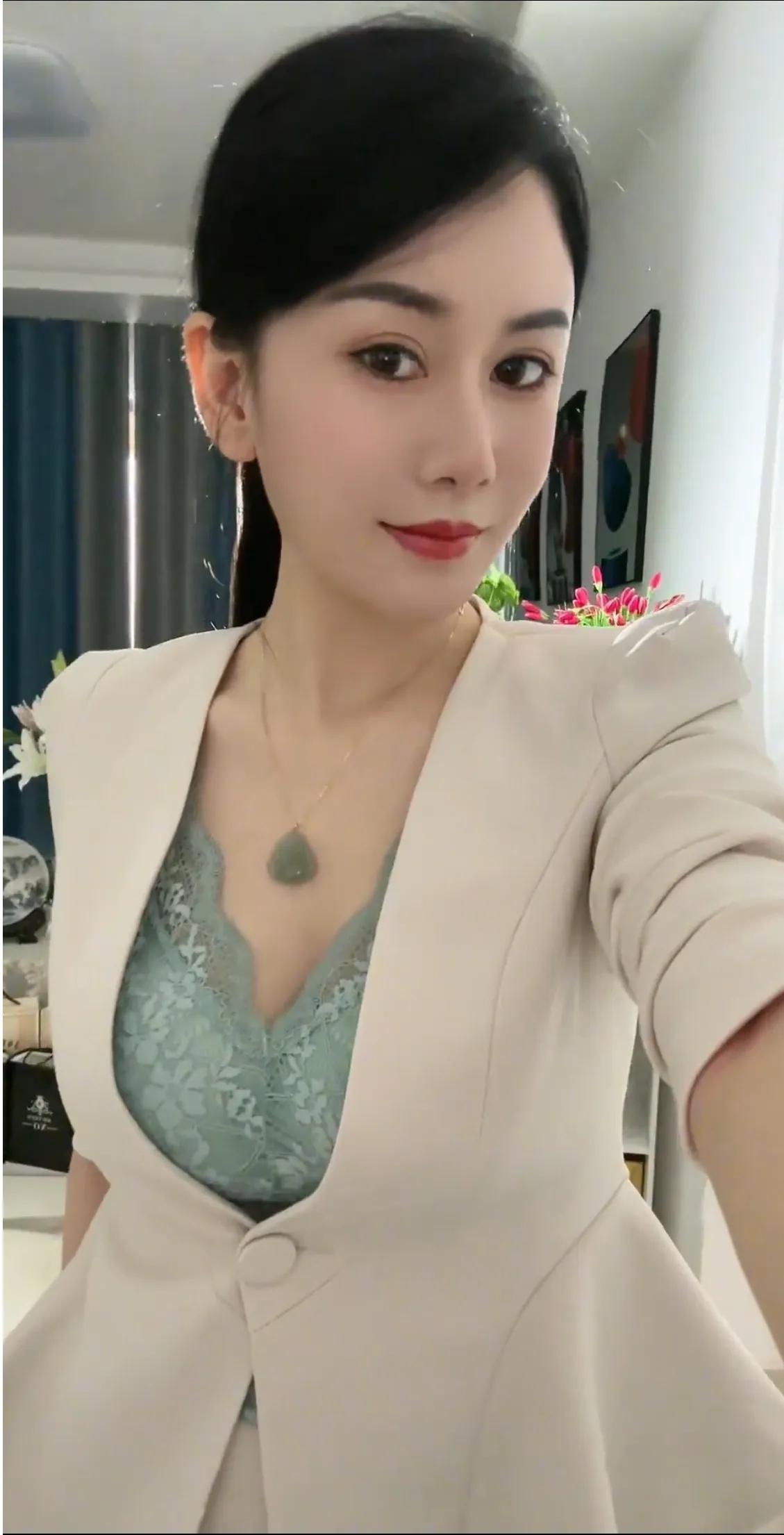 你知道女人为什么不把你当回事吗？
其实就是因为你太真诚，太善良，太心软，说白了就