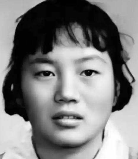 1968年，在忆苦思甜大会上，贫农卢兆东痛斥家史：“俺家三代讨饭，三辈没媳妇，三