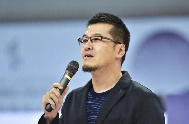 徐亮哭了，
董路认错了，
只有杨毅在说阴阳话！

随着2026年美加墨世界杯落下