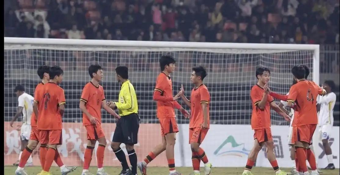 董路长出一口气，他的足球小将多的中国U17以2：0战胜卡塔尔，从而在有日本队在，