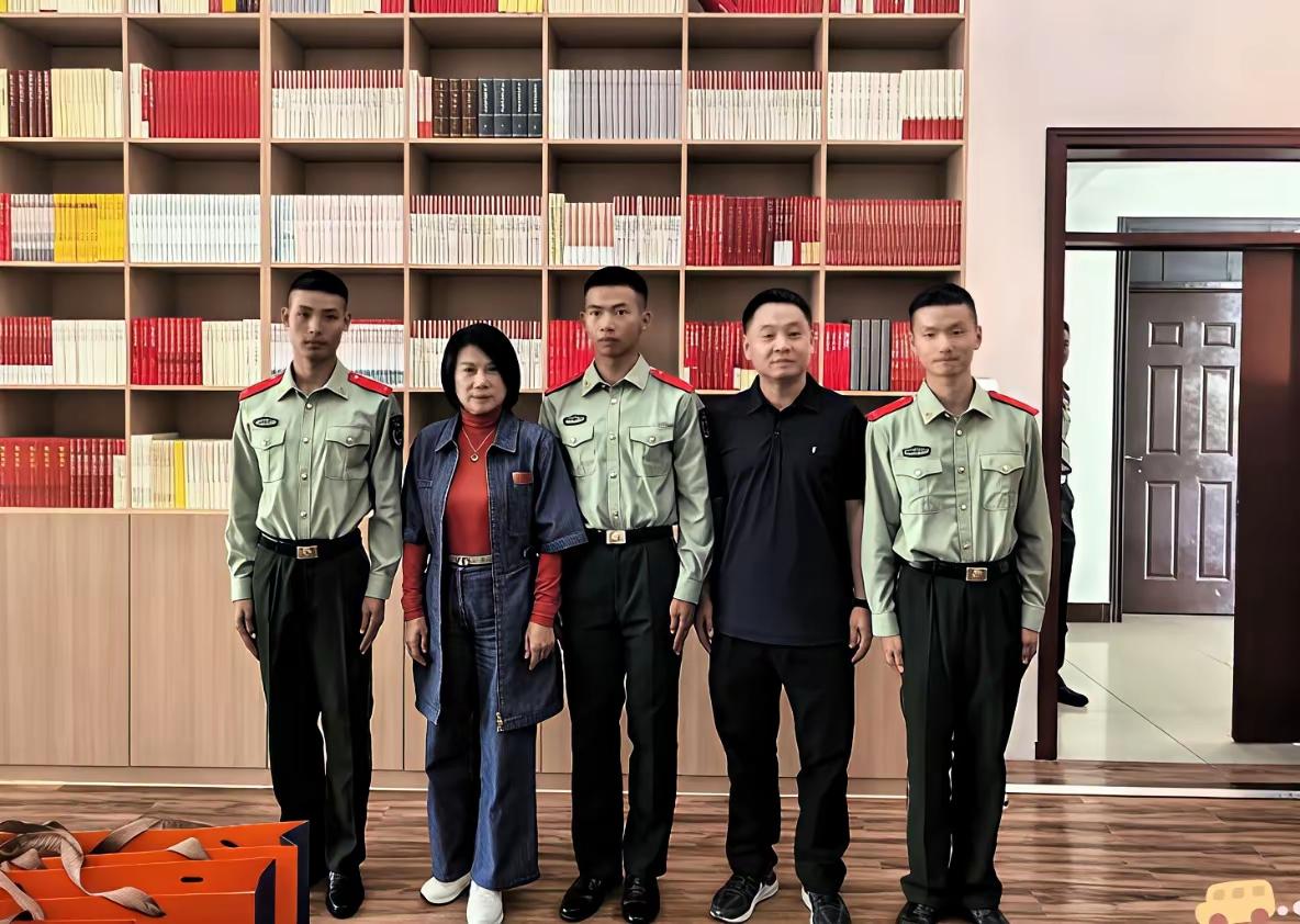 董明珠又干了一件大事！70岁高龄奔赴新疆边防，只为看望3个“特殊员工”！
 
临