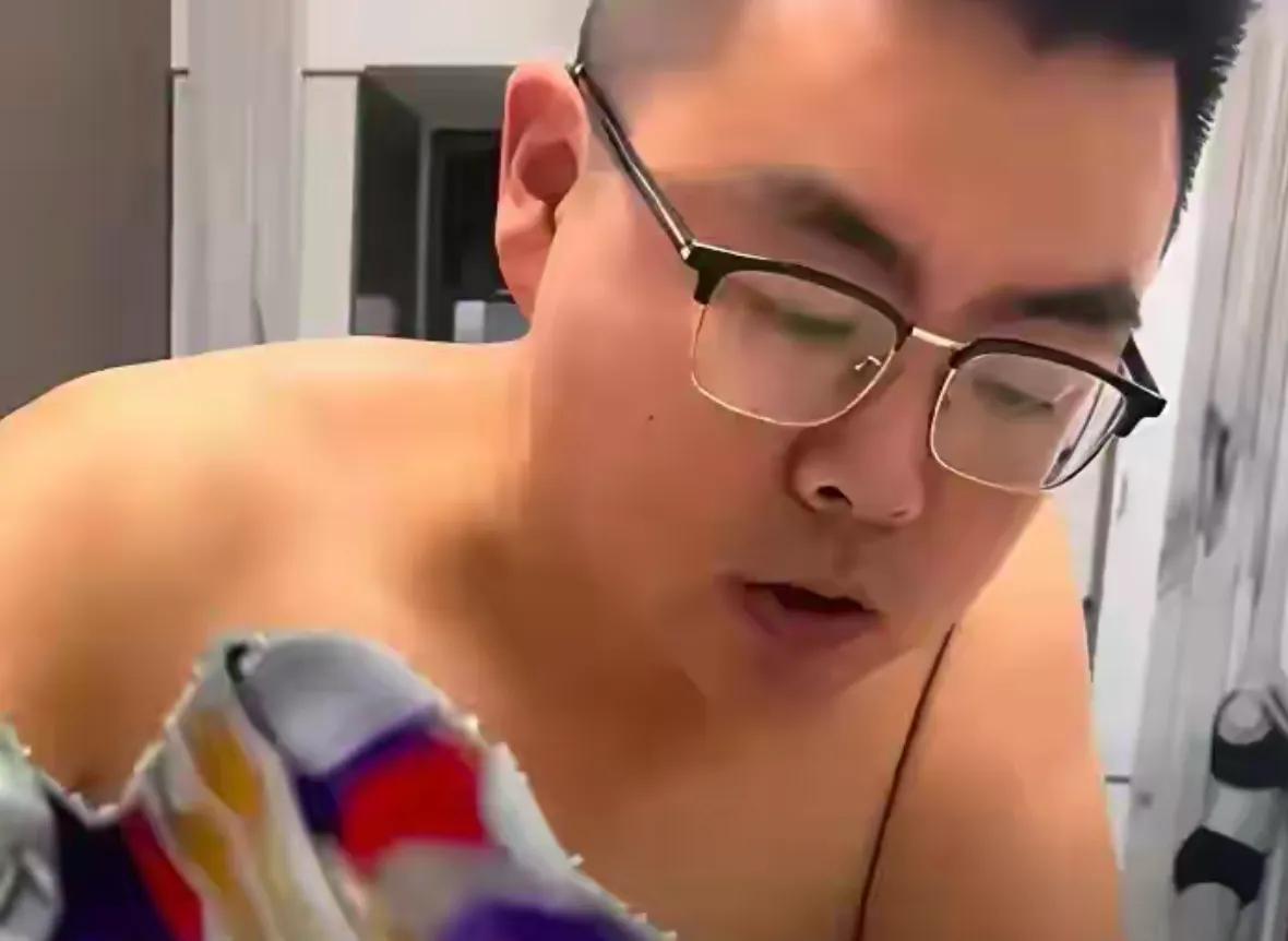田家把许敏的儿子糟蹋成了什么样！
为了流量，田家已经绞尽脑汁，奈何，舍不得花钱请