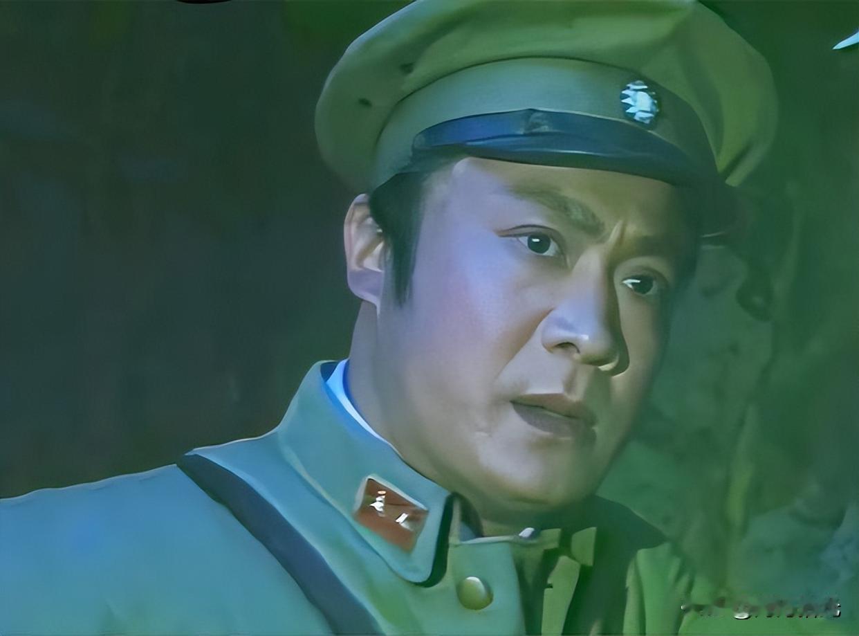 🎬 这是一部年代久远的老谍战剧的剧照，恐怕知道的人不多了，还有多少人记得它的名