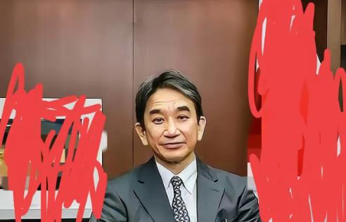 日本前驻华大使垂秀夫近日言论，“待中国衰弱时日本给中国致命一击”。代表的是整个日