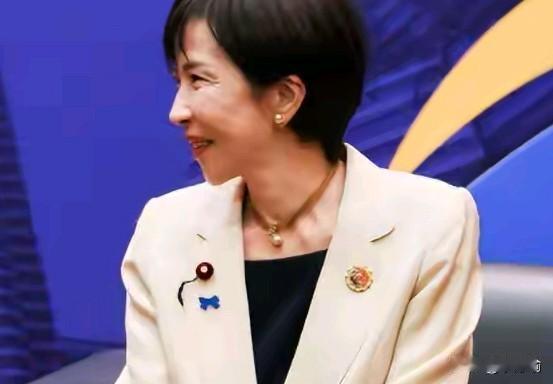 据外媒，高市早苗近期天天频繁冲上热搜榜单，近日又说十分想见金正恩，被外媒讽刺为“