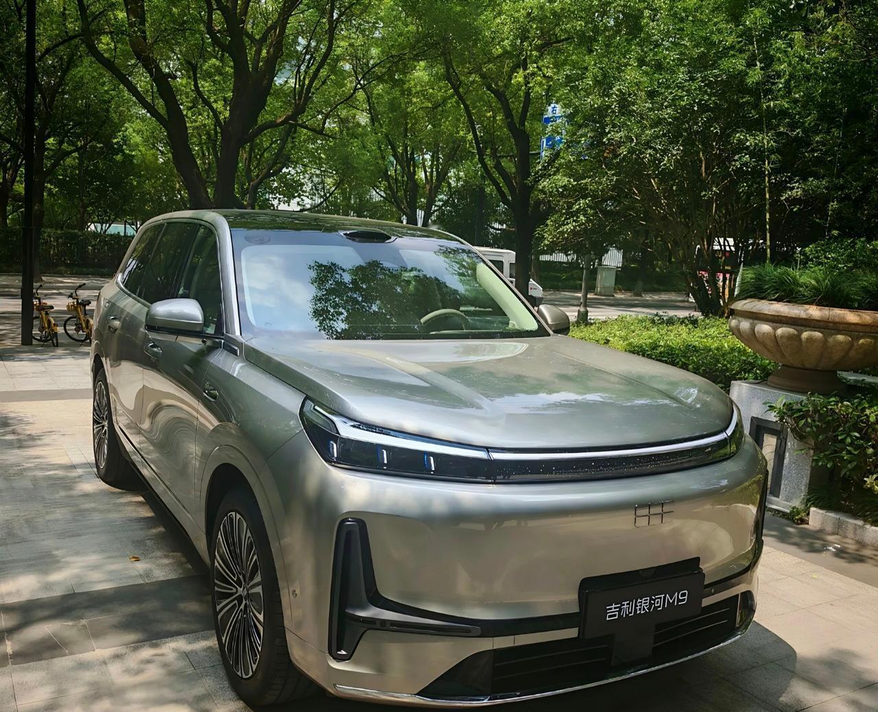 吉利银河M9，如果出一个纯电版，配100度电池包，卖22.98万，会不会卖疯了?