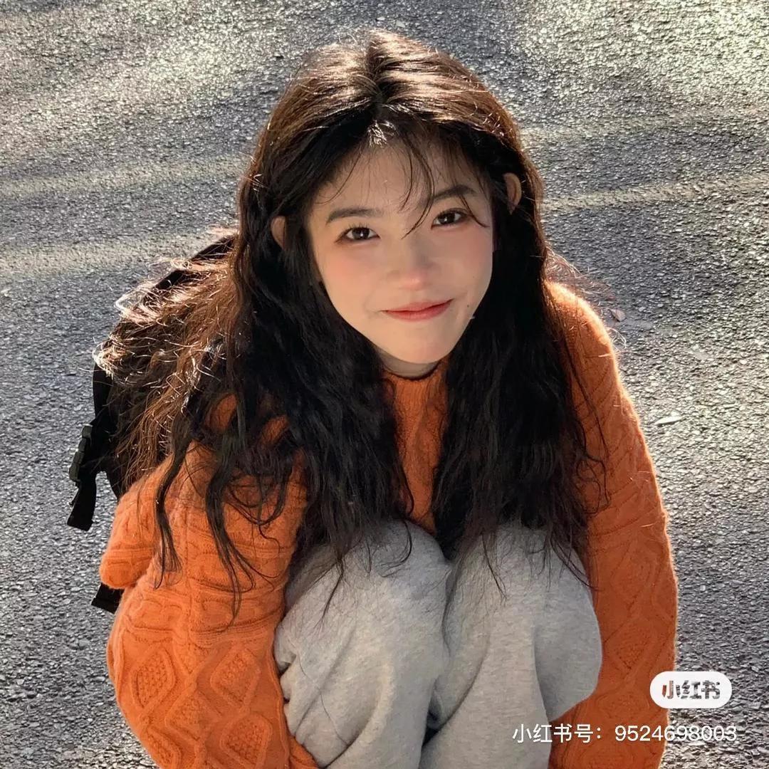 元气少女，暖阳下微笑