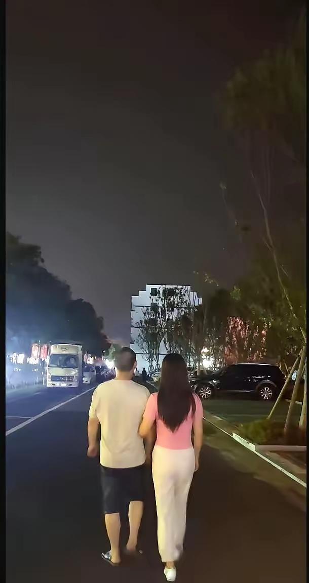这个女孩，给你18.8万的彩礼，这家人已经很厚道了！

你看你已经怀孕了吧？至少