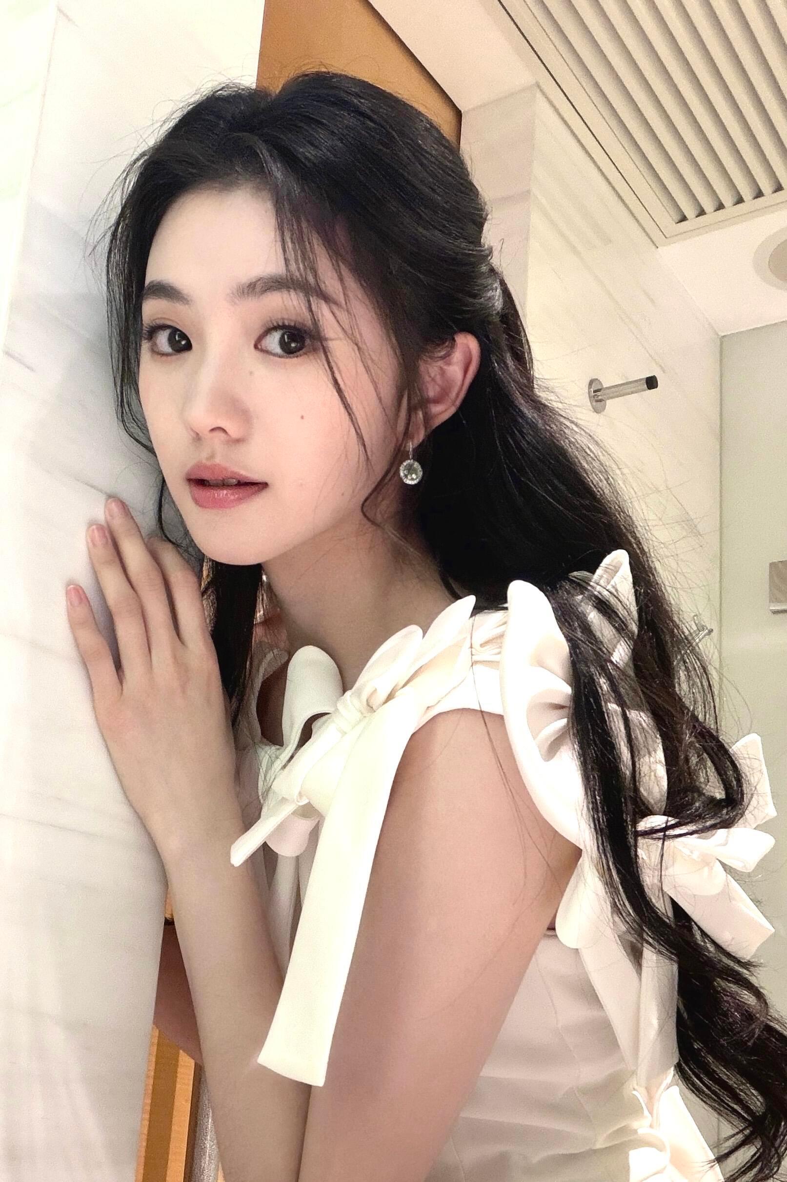 橘子夜聊 巧了你也穿了白色入镜🤍 