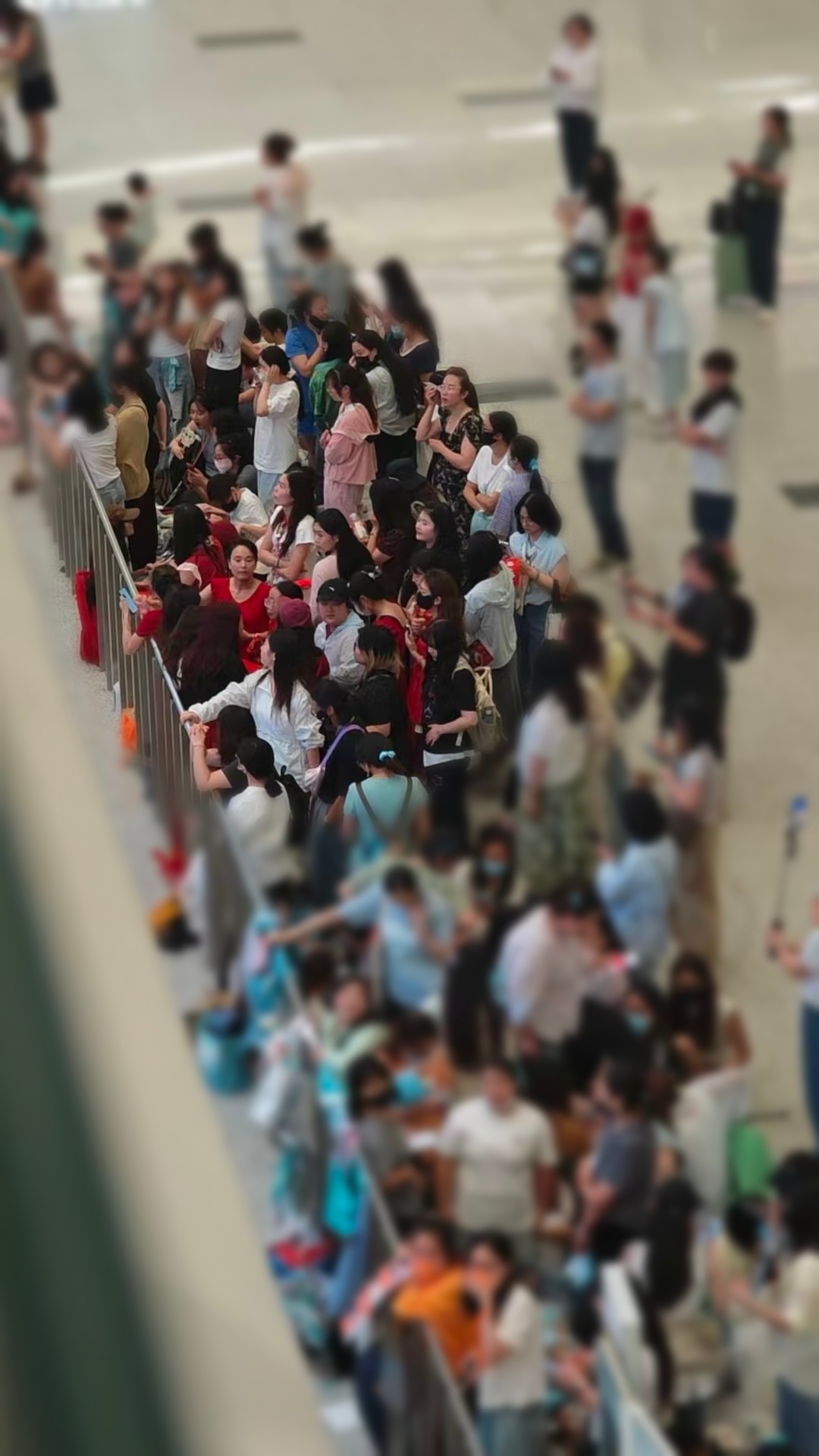 嘤嘤嘤[流鼻血][流鼻血]下家在摇人[流鼻血][笑cry]下家丝不会以为今天能像