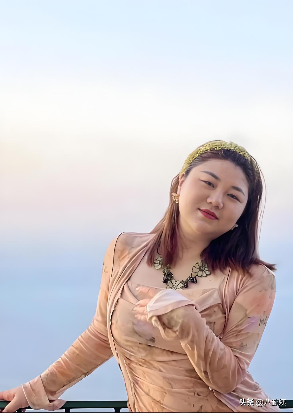 有人曾下跪逼她妥协，杨天真直接跪回去！

她在访谈中自曝，曾有人为了逼她妥协，直