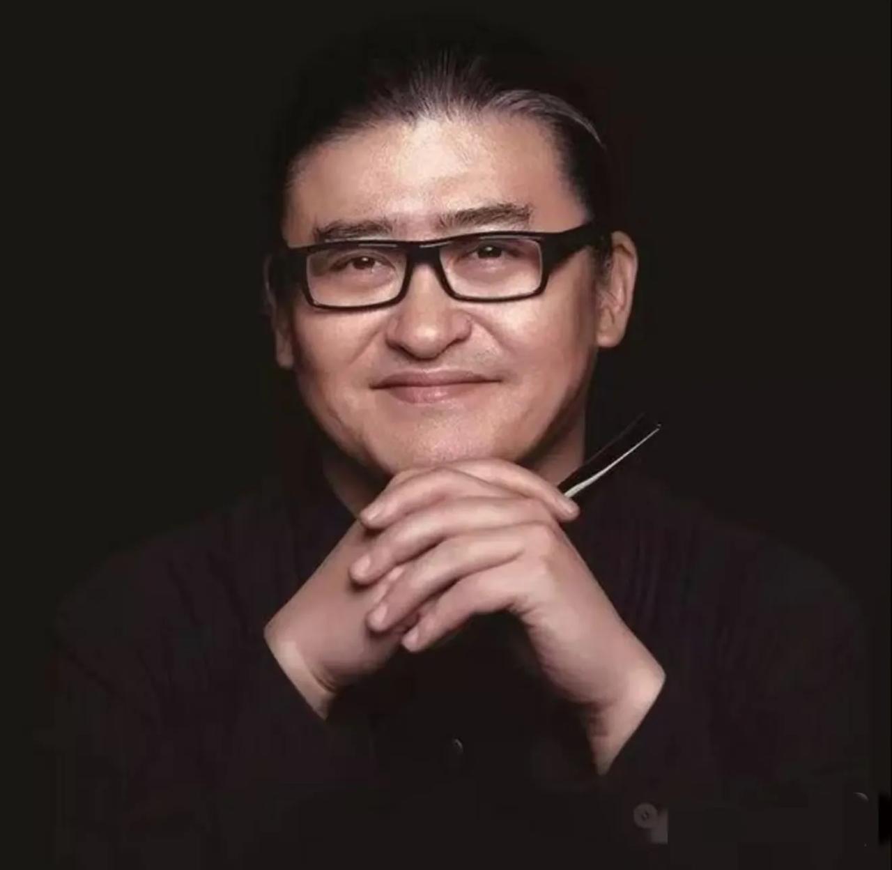 以前看某某明星离世，
除了惋惜但没有心痛过。
但刘欢老师却不一样，他的突然离世，