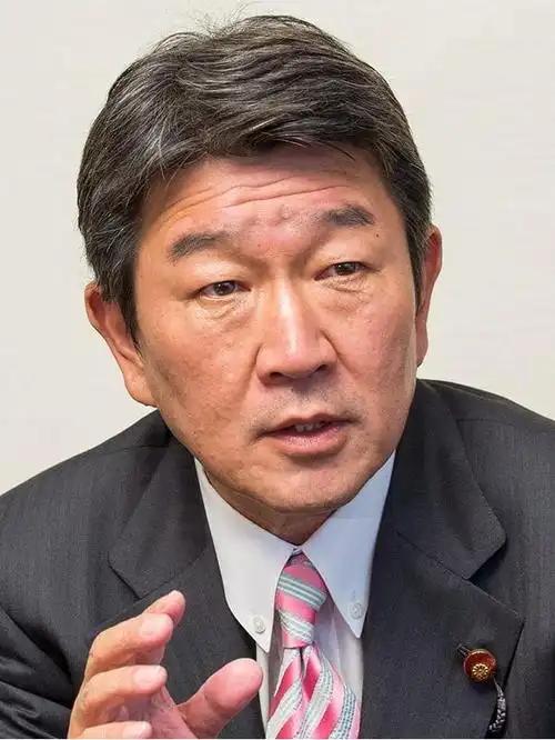 中国这波反击，精准戳到了日本的痛处。7月12号茂木敏充给南海非法裁决站台，转头中
