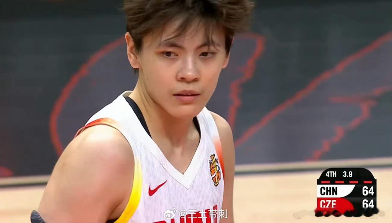 中国女篮vs捷克女篮杨舒予3.9秒绝平，中国女篮和捷克女篮进入加时！！！！！ ​