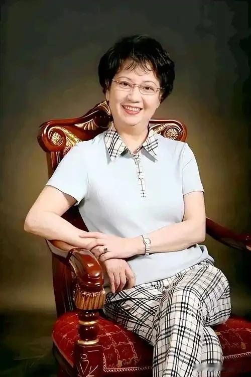 李维康大师的名字和她不朽的作品，永载中国京剧史册。李维康先生一路走好，李维康同志