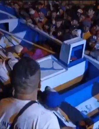 厄瓜多尔| 在厄瓜多尔瓜亚斯省维拉米尔海滩附近的恩加巴奥公社，多名渔民因拒绝支付